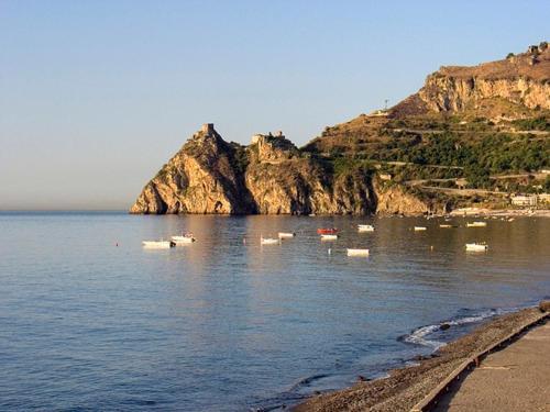 Le Zagare Apartments Sant'Alessio Siculo Bagian luar foto