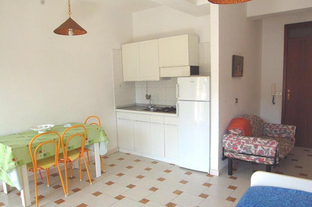 Le Zagare Apartments Sant'Alessio Siculo Bagian luar foto