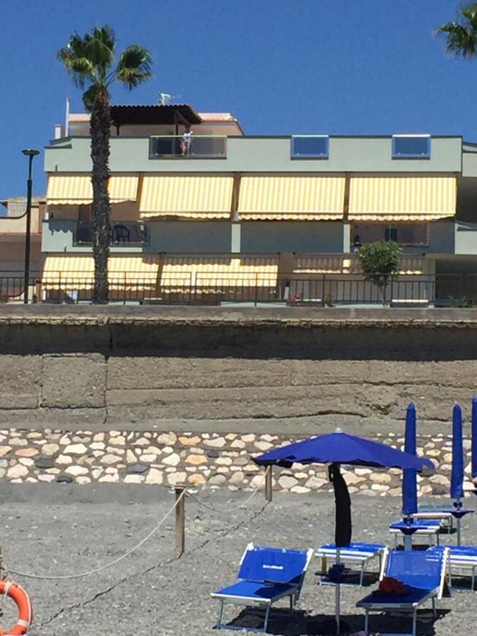 Le Zagare Apartments Sant'Alessio Siculo Bagian luar foto