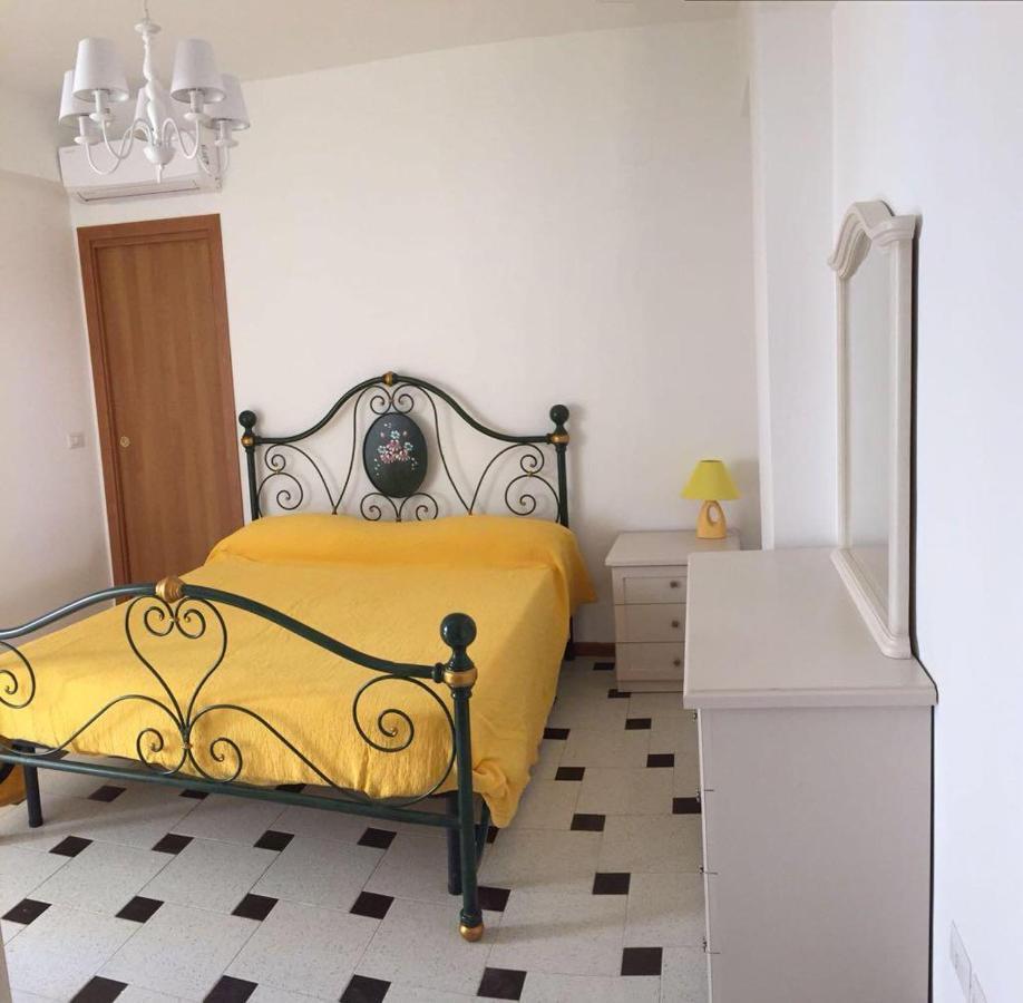 Le Zagare Apartments Sant'Alessio Siculo Bagian luar foto