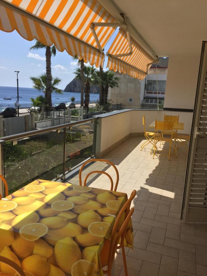 Le Zagare Apartments Sant'Alessio Siculo Bagian luar foto
