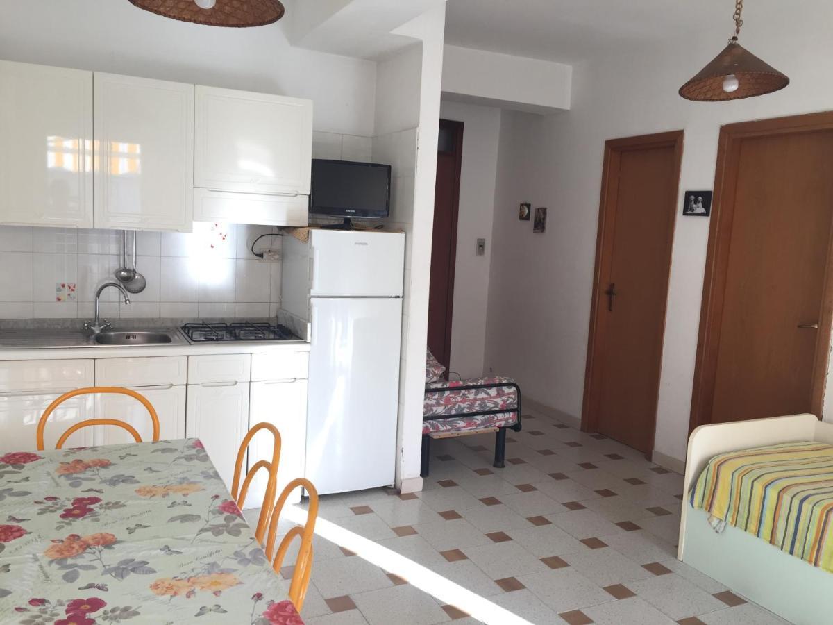 Le Zagare Apartments Sant'Alessio Siculo Bagian luar foto
