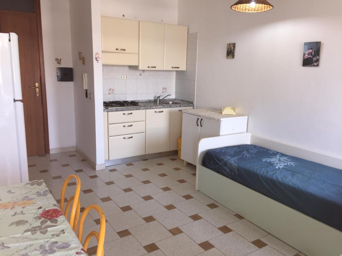 Le Zagare Apartments Sant'Alessio Siculo Bagian luar foto