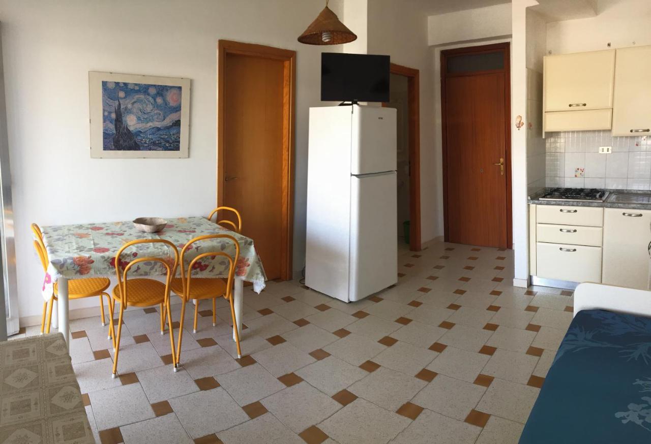 Le Zagare Apartments Sant'Alessio Siculo Bagian luar foto