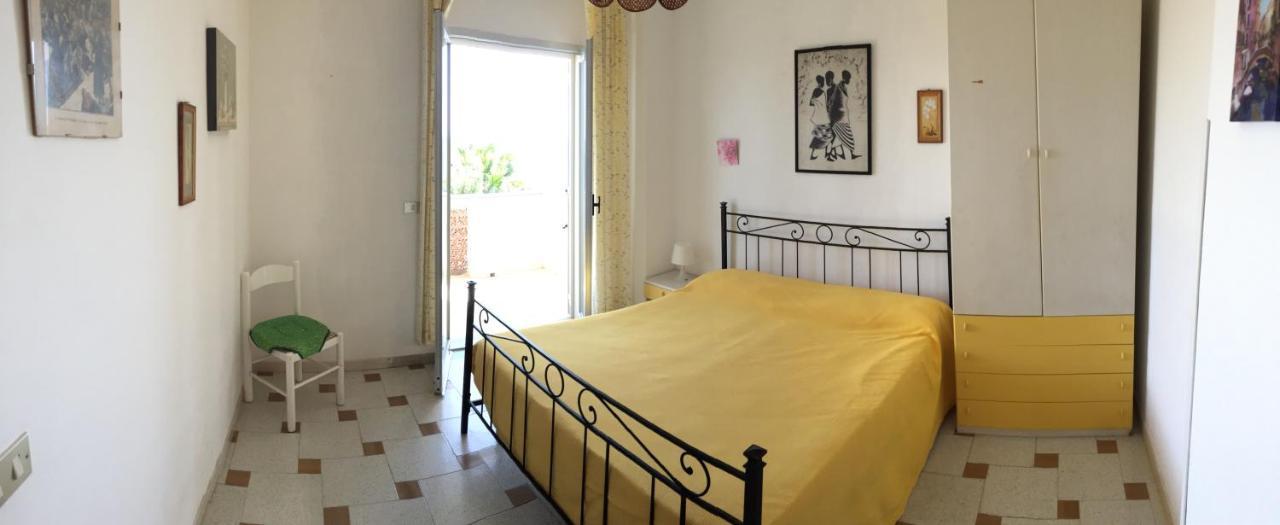 Le Zagare Apartments Sant'Alessio Siculo Bagian luar foto