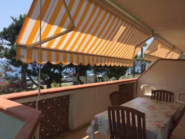Le Zagare Apartments Sant'Alessio Siculo Bagian luar foto